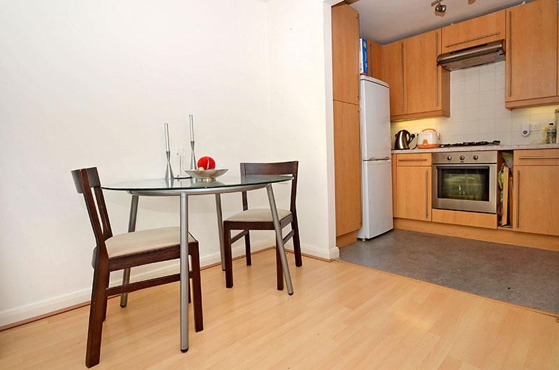 2 bed flat to rent in Cassilis Road, London E14 Zoopla