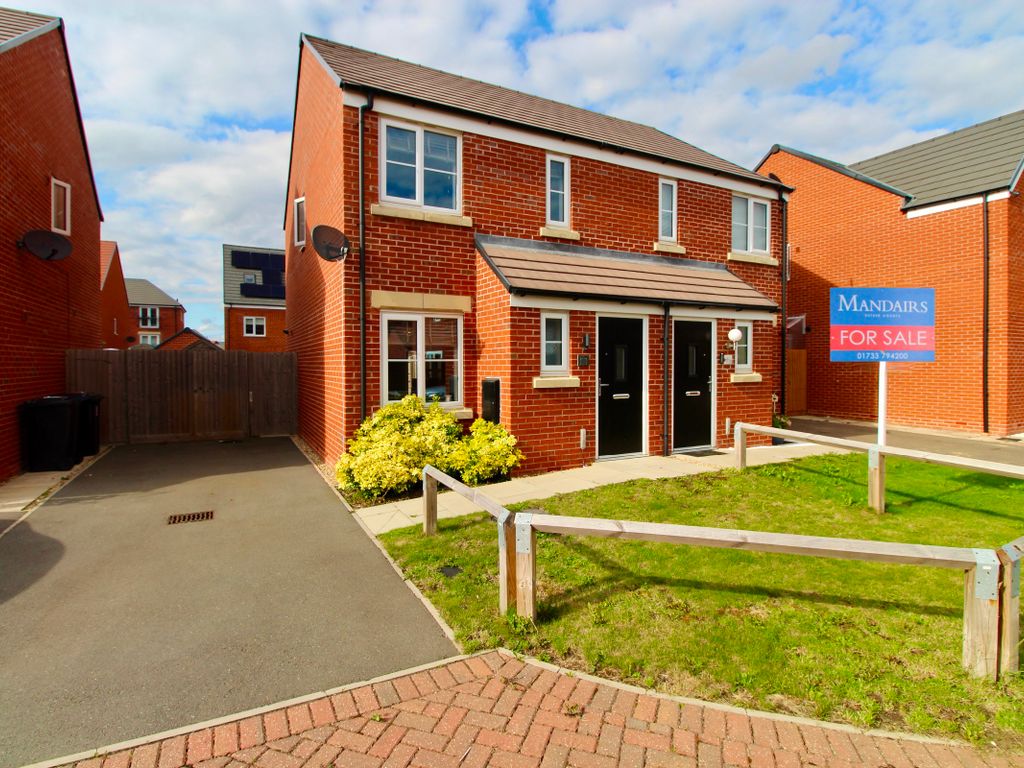 2 bed semidetached house for sale in Benington Close, Hampton Gardens