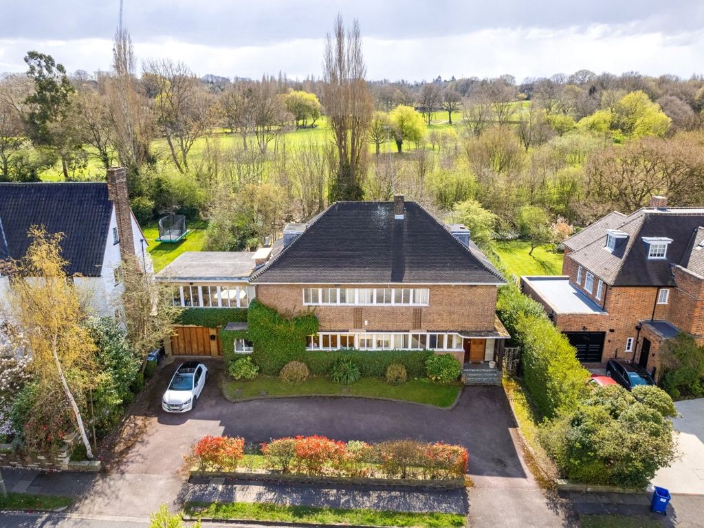 7 bed detached house for sale in Neville Drive, London N2 Zoopla