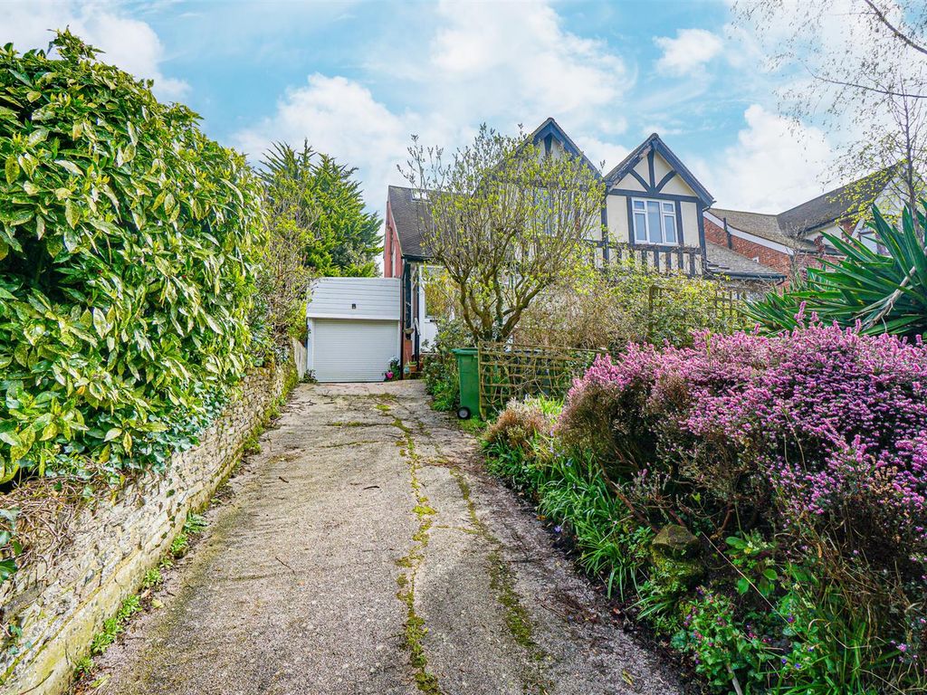 3 bed semidetached house for sale in St. Helens Road, Hastings TN34, £