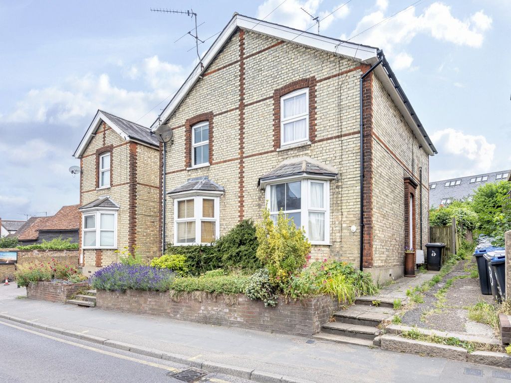 3 bed semidetached house for sale in Dunmow Road, Stortford