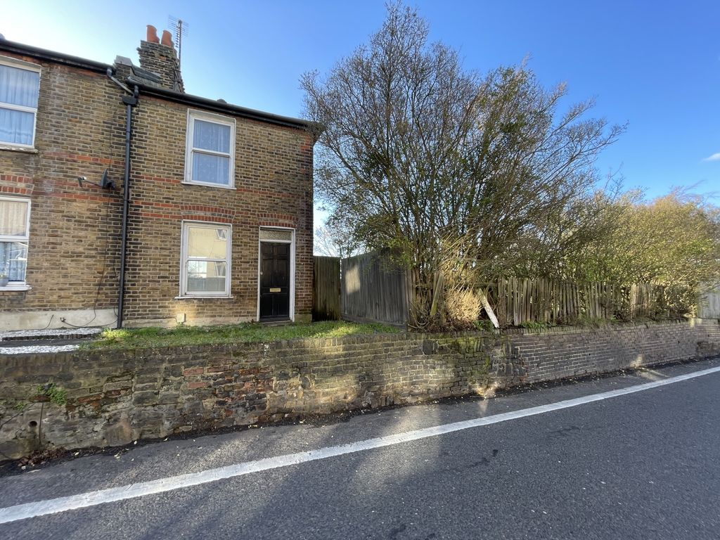 2 bed end terrace house for sale in Brook Street, Erith DA8, £300,000