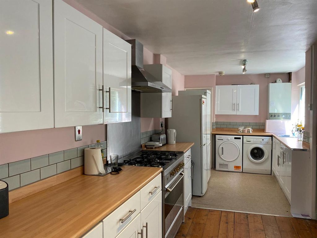 5 bed property to rent in Beaumont Road PL4 Zoopla