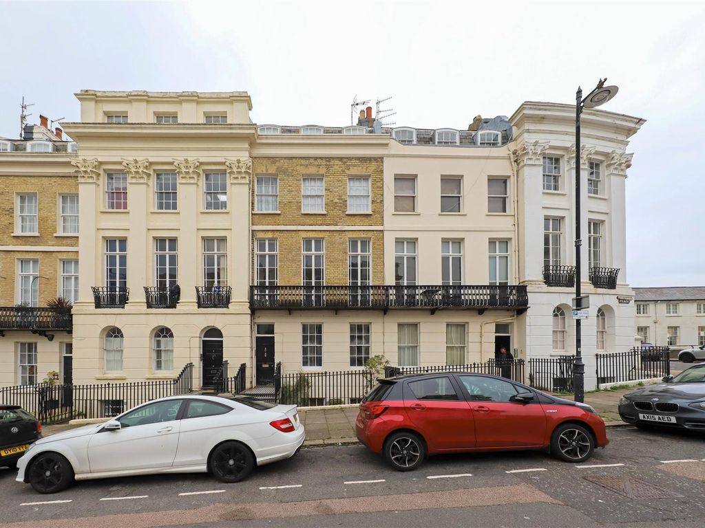 1 bed flat for sale in Portland Place, Brighton BN2, £180,000 Zoopla