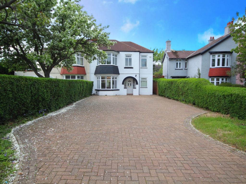 4 bed semidetached house for sale in Skippers Lane, Normanby