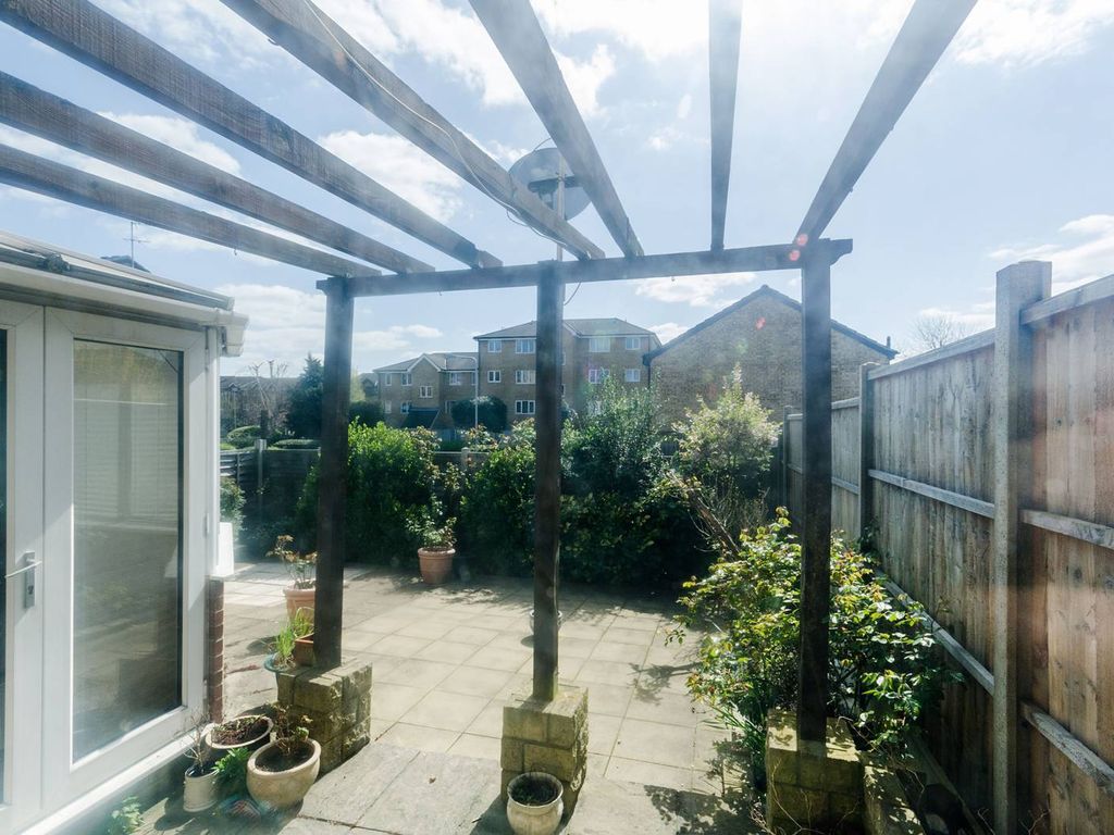 3 bed end terrace house to rent in Green Pond Road, Walthamstow, London