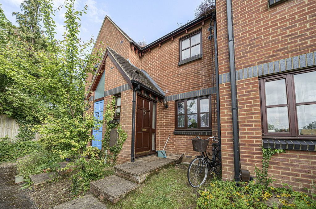 2 bed terraced house for sale in Green Ridges, Headington, Oxford OX3