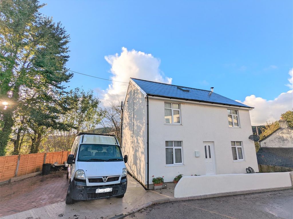 3 bed detached house for sale in Porcupine, Par PL24 Zoopla