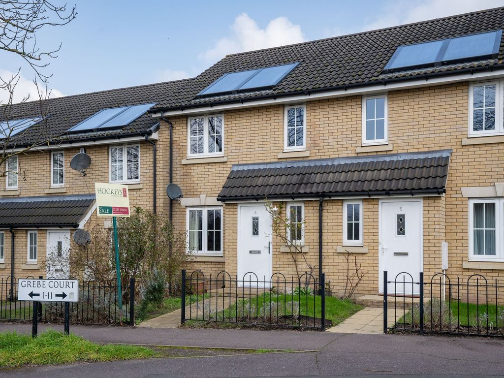 3 bed terraced house for sale in Grebe Court, Cambridge CB5, £450,000