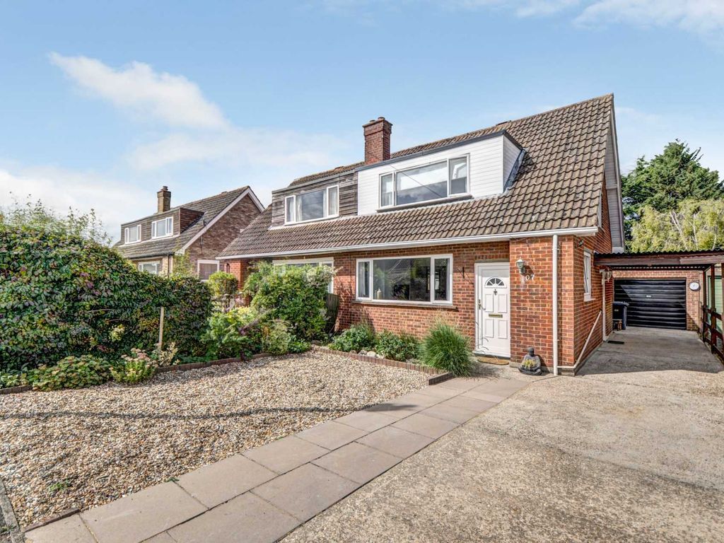2 bed semidetached house for sale in Westmead, Monks Risborough. HP27