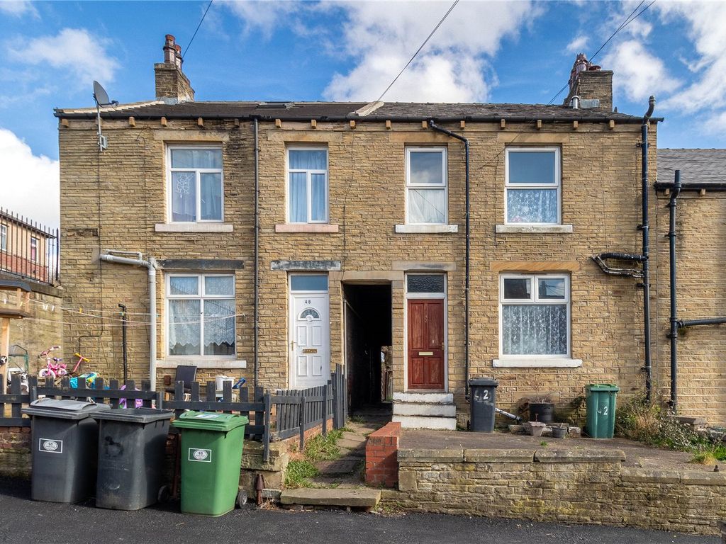 2 bed end terrace house for sale in Scholes Road, Birkby, Huddersfield