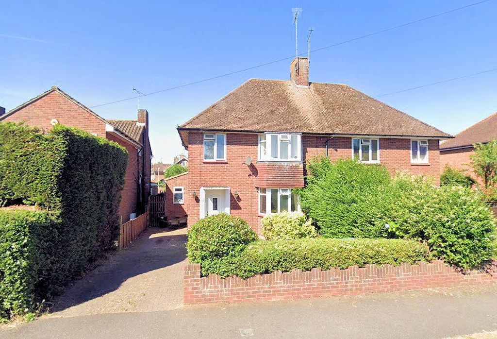 3 bed semidetached house for sale in Limes Avenue, Aylesbury HP21, £