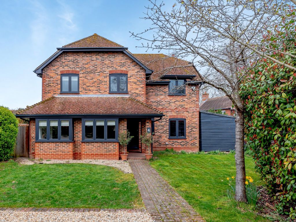 5 bed detached house for sale in Pound Meadow, SherfieldOnLoddon