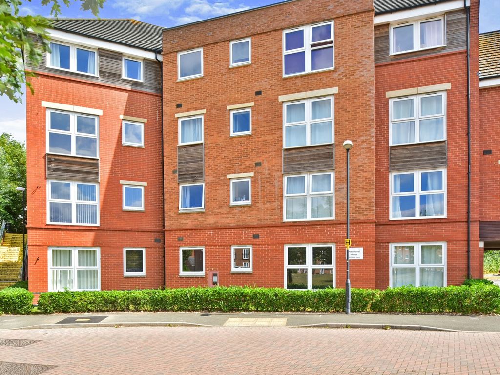 2 bed flat for sale in Celsus Grove, Swindon SN1 Zoopla