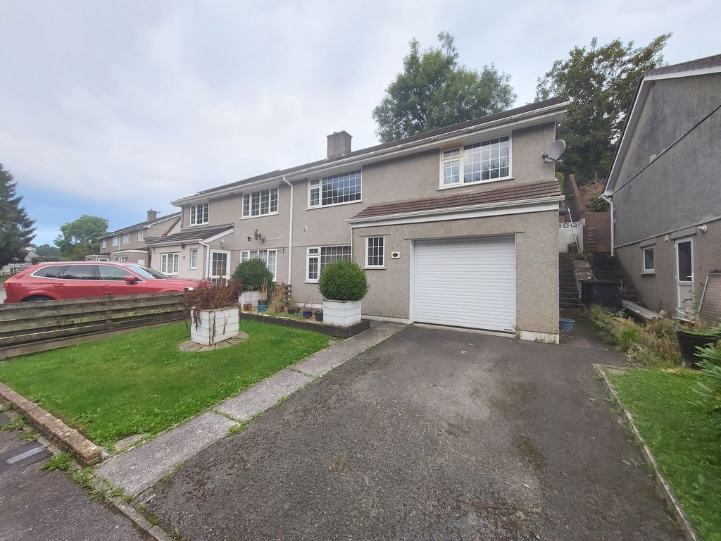 3 bed semidetached house for sale in Roydon Close, Launceston PL15