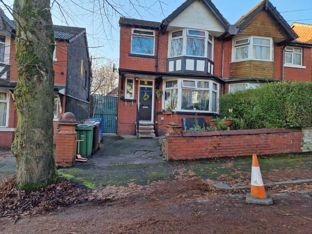 3 bed semidetached house for sale in Dorchester Avenue, Prestwich