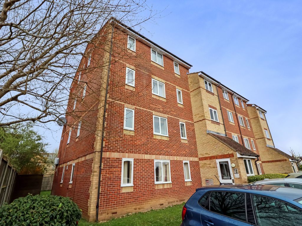 1 bed flat for sale in Lundy House, Himalayan Way, Watford