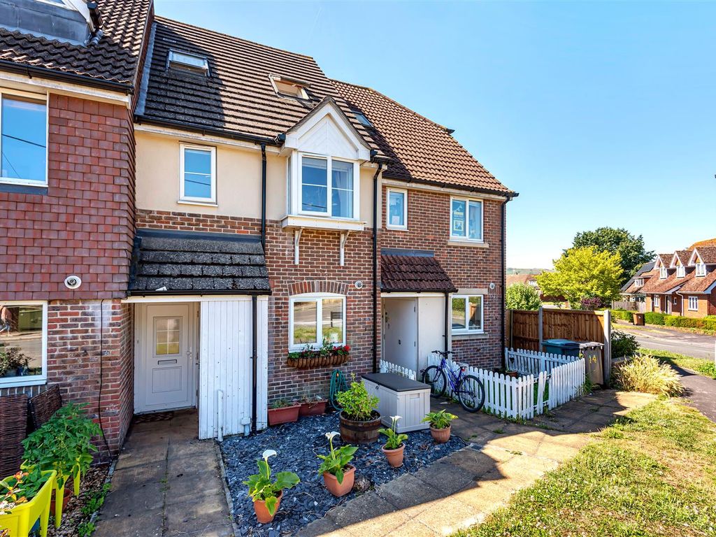 4 bed town house for sale in Willis Terrace, Noreuil Road, Petersfield