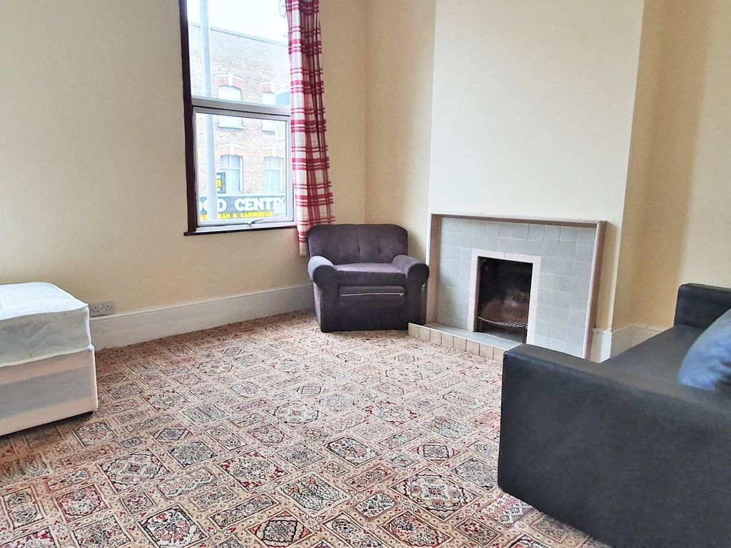1 bed flat to rent in High Road Leytonstone, London E11 Zoopla