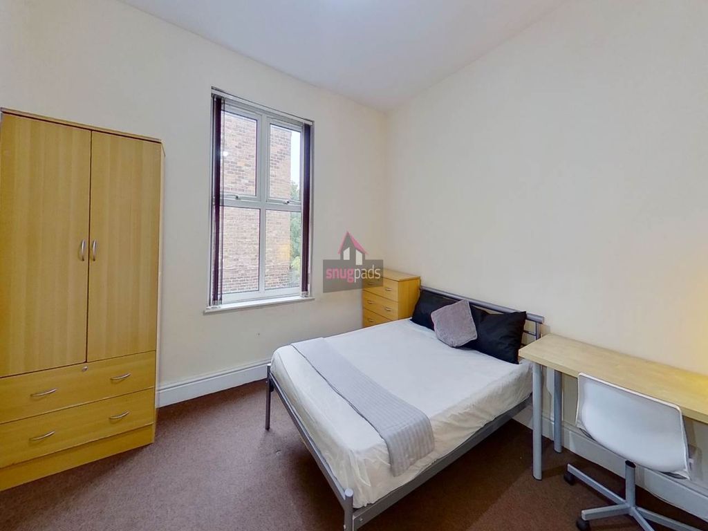 Room to rent in Bolton Road, Salford M6 Zoopla