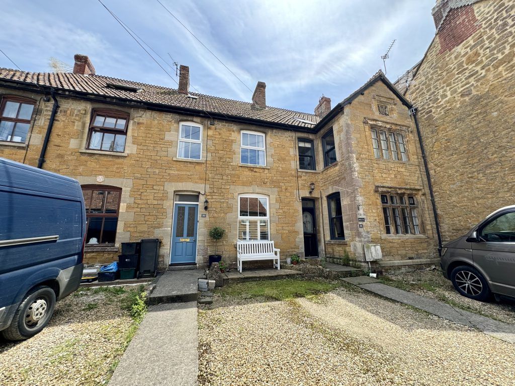 3 bed terraced house for sale in Castle Street, StokeSubHamdon