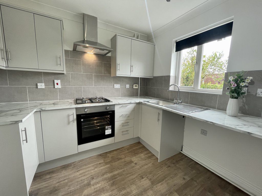 3 bed terraced house to rent in Bridge View, Oundle, Peterborough PE8