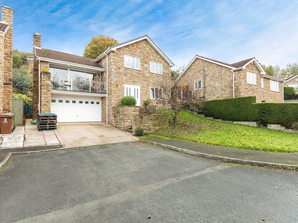 4 bed detached house for sale in Park Rise, Castleford WF10, £370,000