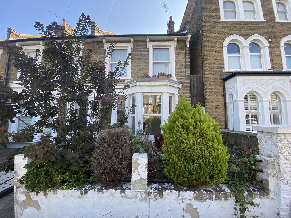 82A Ramsden Road, Balham, London SW12