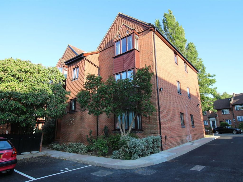 Studio to rent in Ashbourne Road, London W5, £1,250 pcm Zoopla