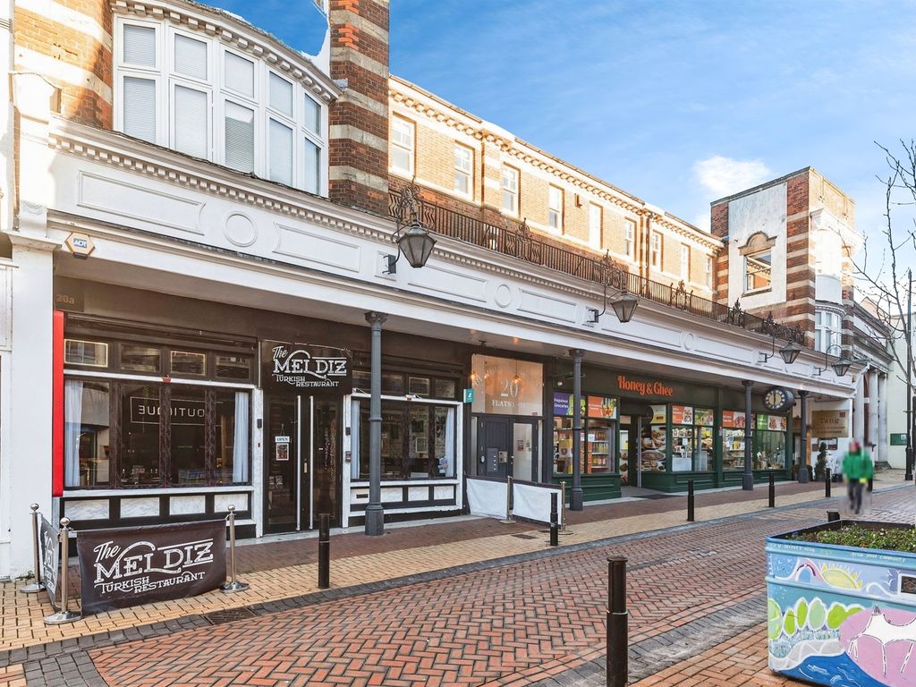 2 bed flat for sale in St. Mary's Court, Eastrop Lane, Basingstoke RG21