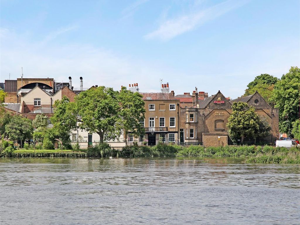 Chiswick Mall, Chiswick W4