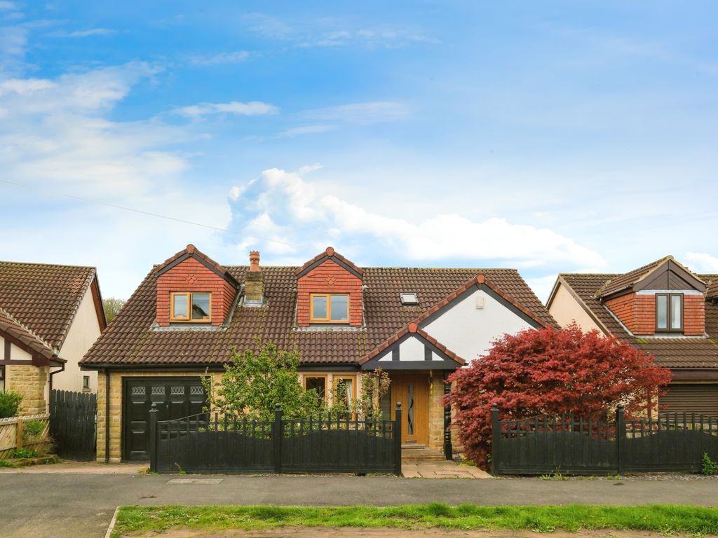 5 bed detached house for sale in Templegate Road, Leeds LS15, £489,995