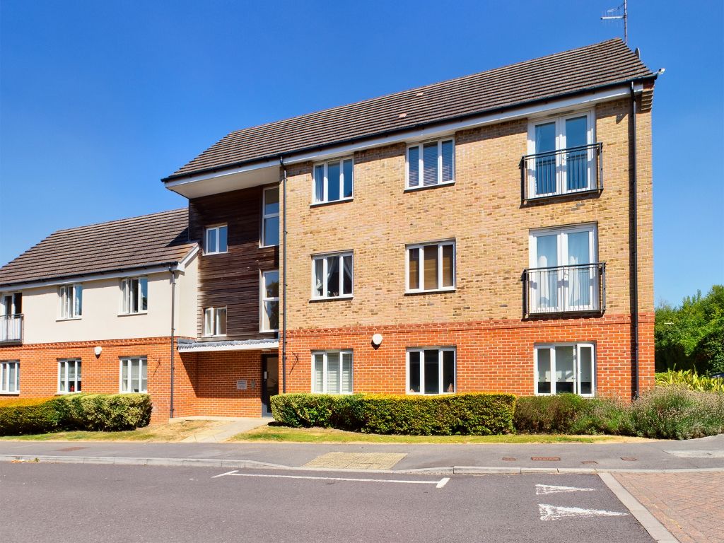 2 bed flat to rent in Skippetts Gardens, Cranbourne, Basingstoke RG21