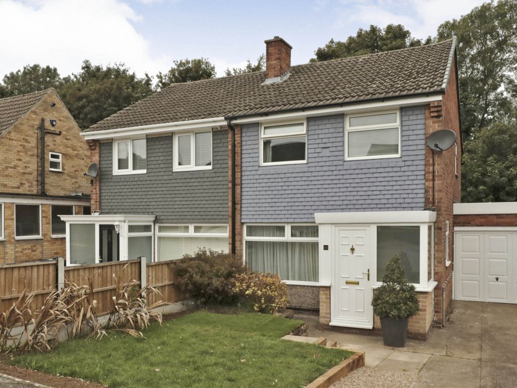 3 bed semidetached house for sale in Devonshire Drive, North Anston