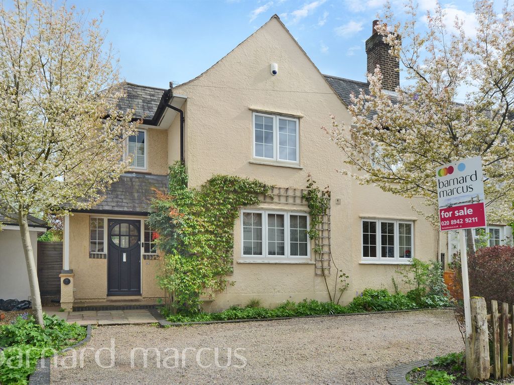 4 bed semidetached house for sale in Laburnum Grove, New Malden KT3, £