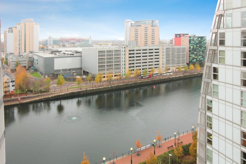 1 bed flat to rent in The Quays, Salford M50, £1,100 pcm Zoopla