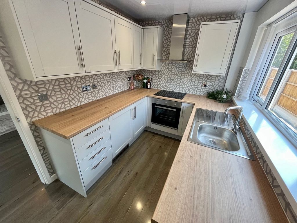 2 bed semidetached bungalow for sale in Park Lane, Maghull, Liverpool