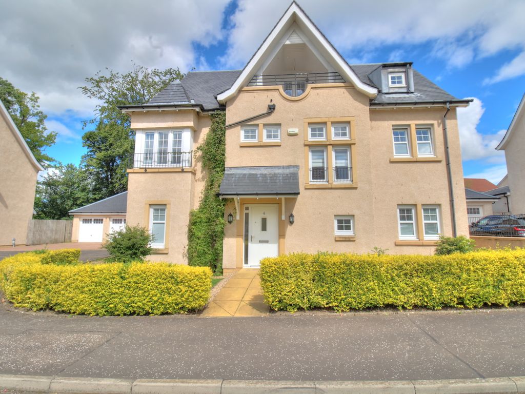 5 bed detached house for sale in Curlew Court, Lenzie, Kirkintilloch