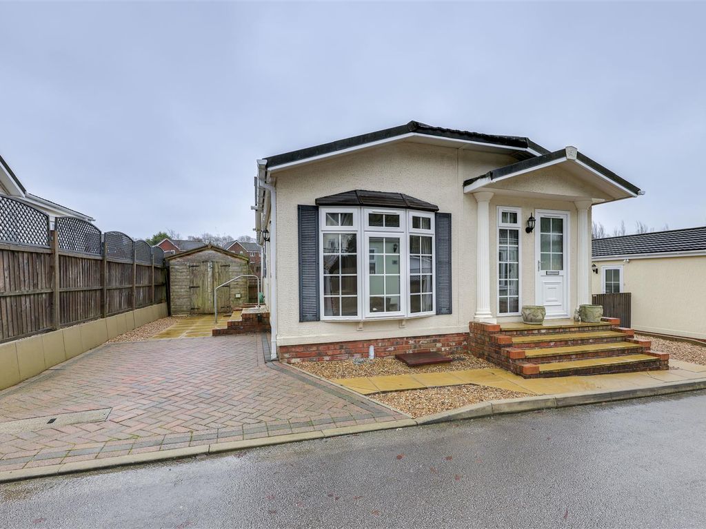 2 bed mobile/park home for sale in Grane Road, Haslingden, Rossendale