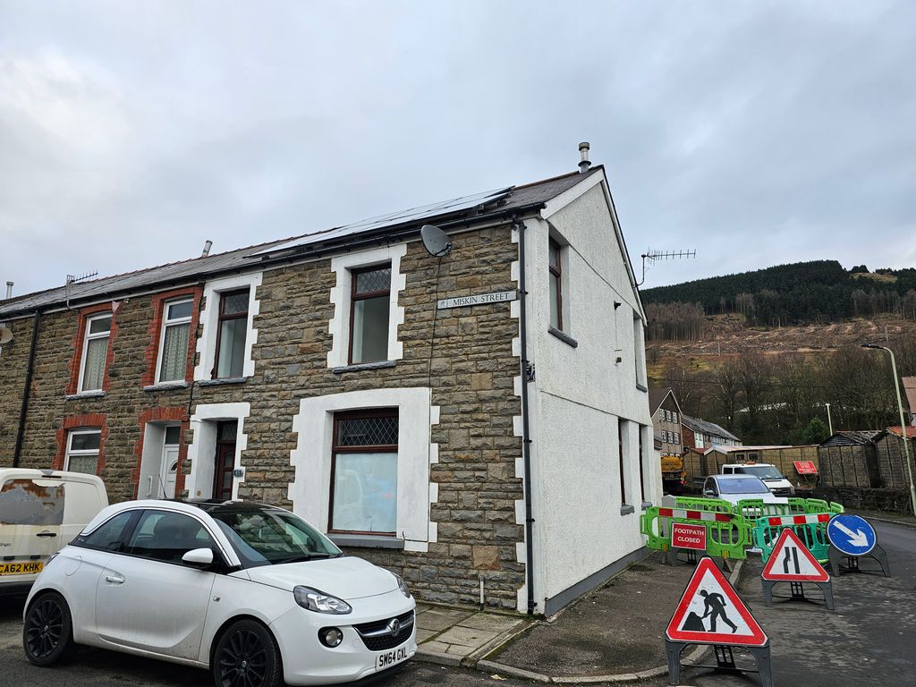 3 bed end terrace house to rent in Miskin Street, Treorchy CF42, £750