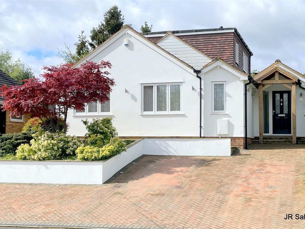 4 bed detached bungalow for sale in Brookside Crescent, Cuffley, Potters Bar EN6, £759,995 Zoopla