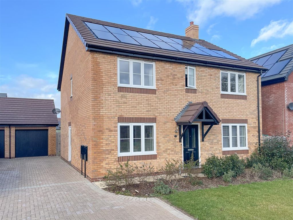 5 bed detached house for sale in Rayner Drive, Malvern WR14 Zoopla