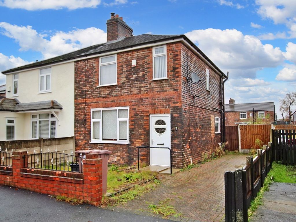3 bed semidetached house for sale in Scott Avenue, Sutton Manor, St