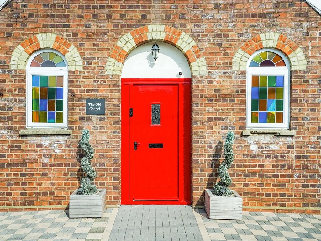 2 bed detached house for sale in Lower Green, Westcott, Aylesbury HP18