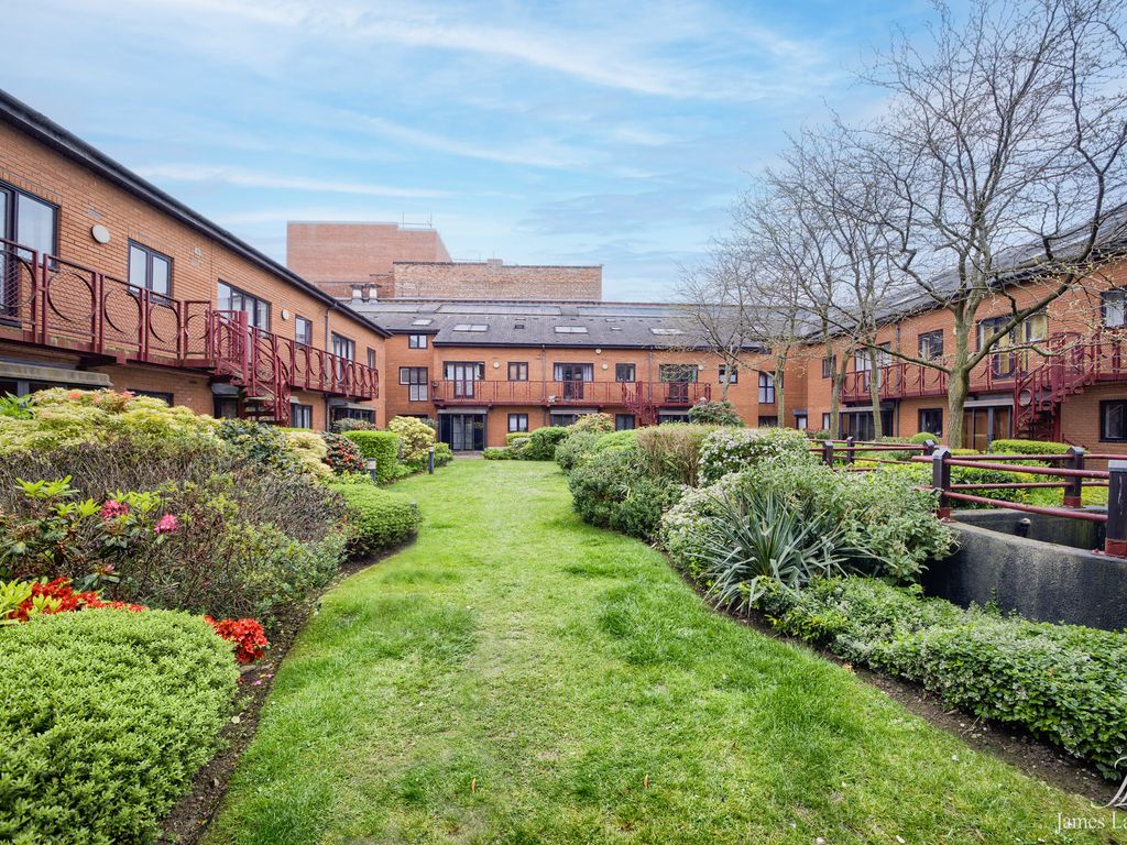 1 bed flat for sale in Kings Court, 25 Cox Street, Jewellery Quarter B3