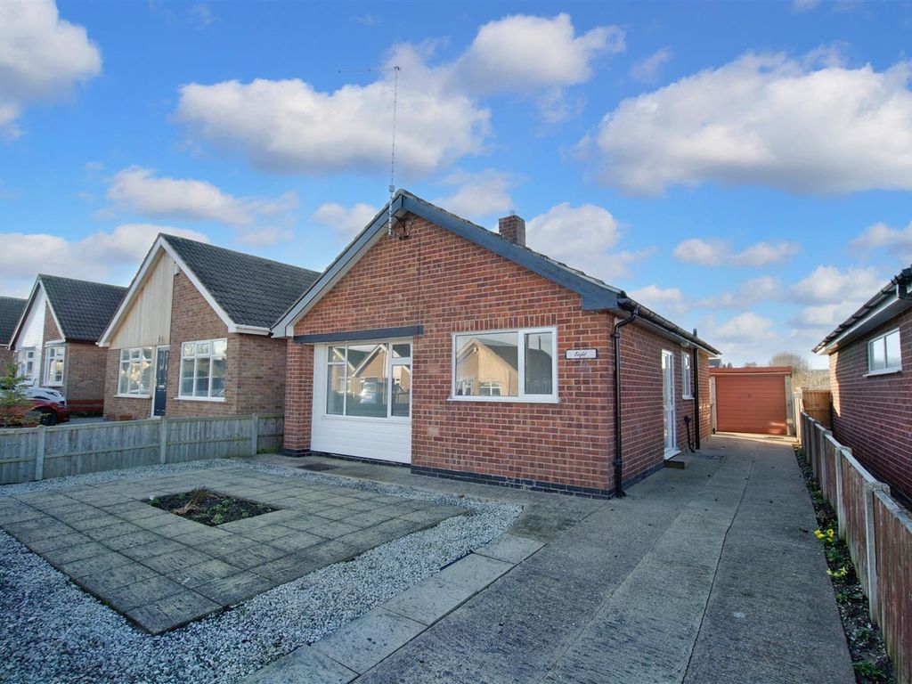 2 bed detached bungalow for sale in Orchard Drive, Calverton