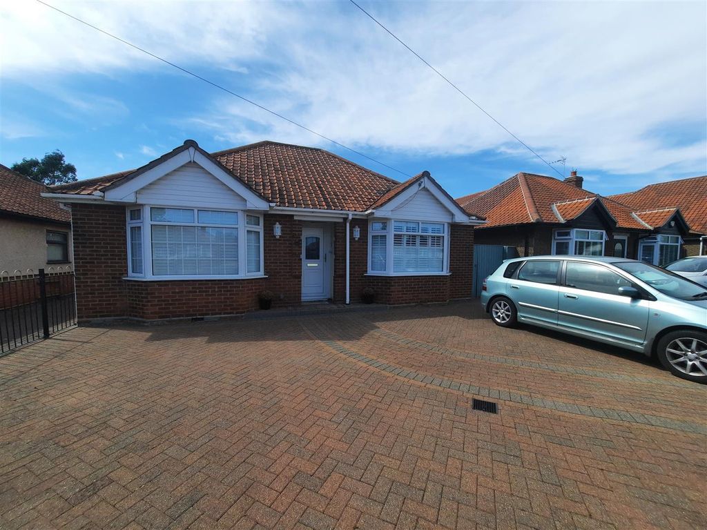 2 bed detached bungalow for sale in Bixley Road, Ipswich IP3 Zoopla