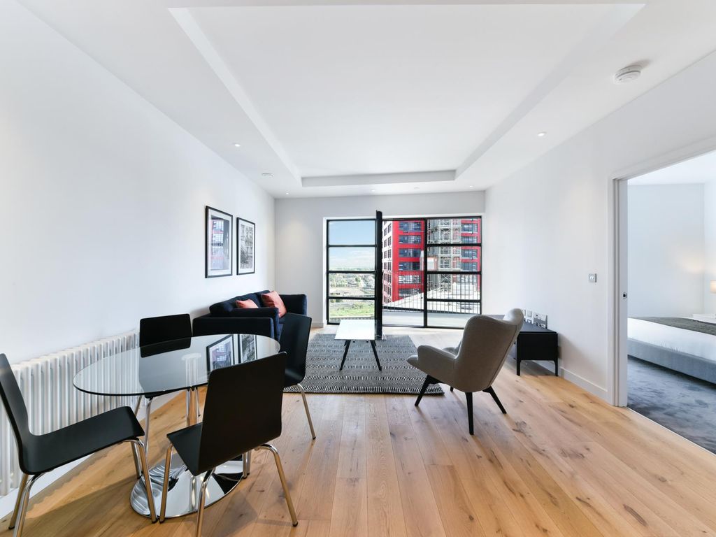 1 bed flat to rent in Amelia House, London City Island, London E14, £