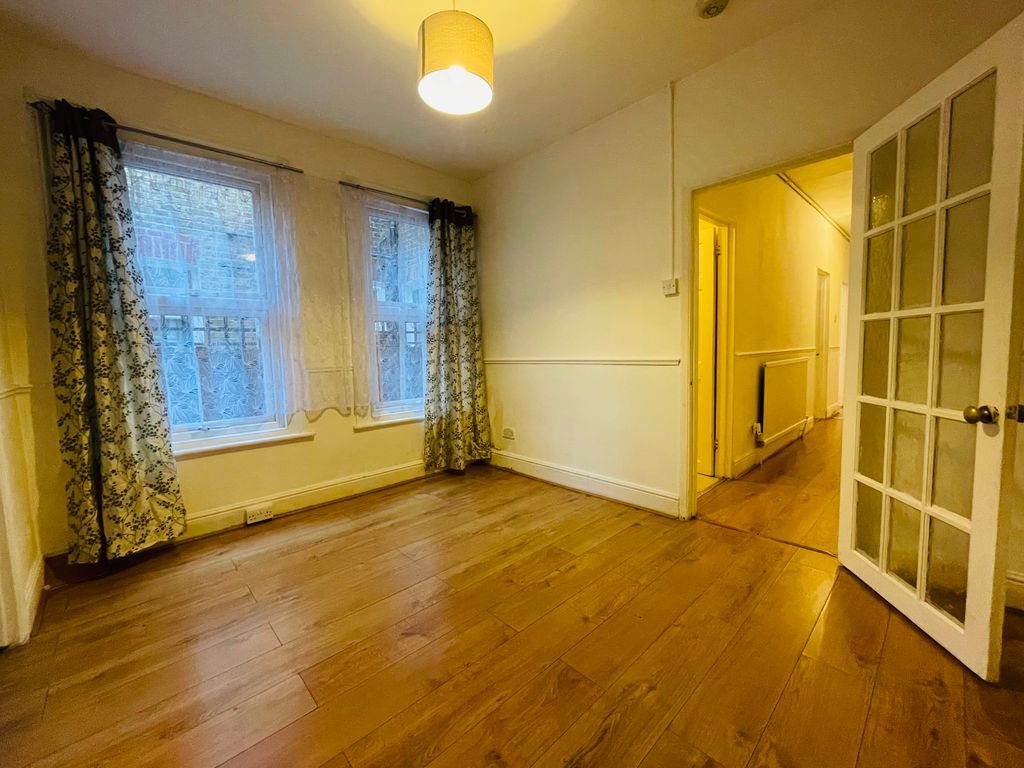 1 bed to rent in Kettering Street, London SW16, £1,700 pcm
