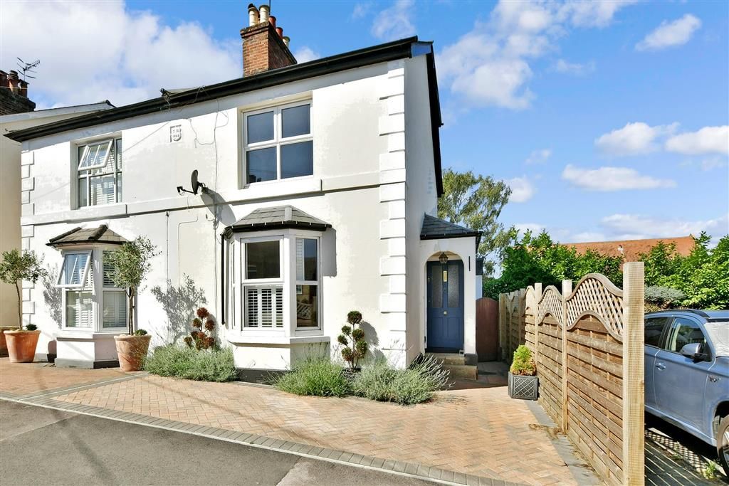 4 bed semidetached house for sale in Effingham Road, Reigate, Surrey